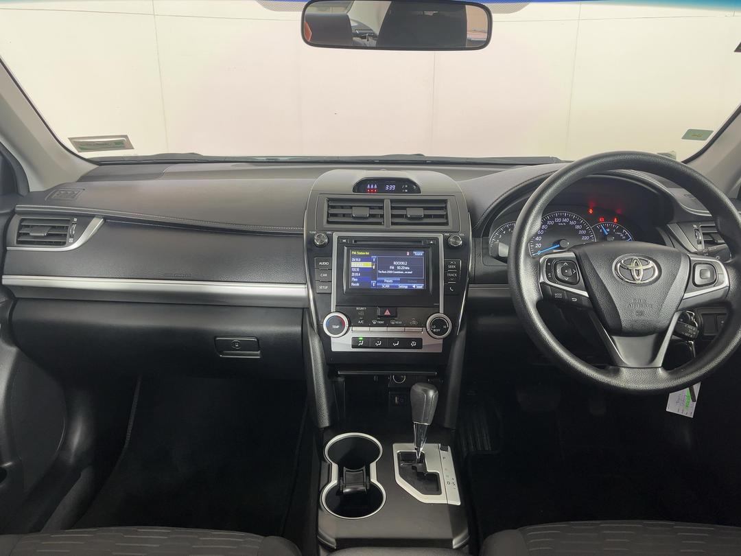 Photo '17' of Toyota Camry