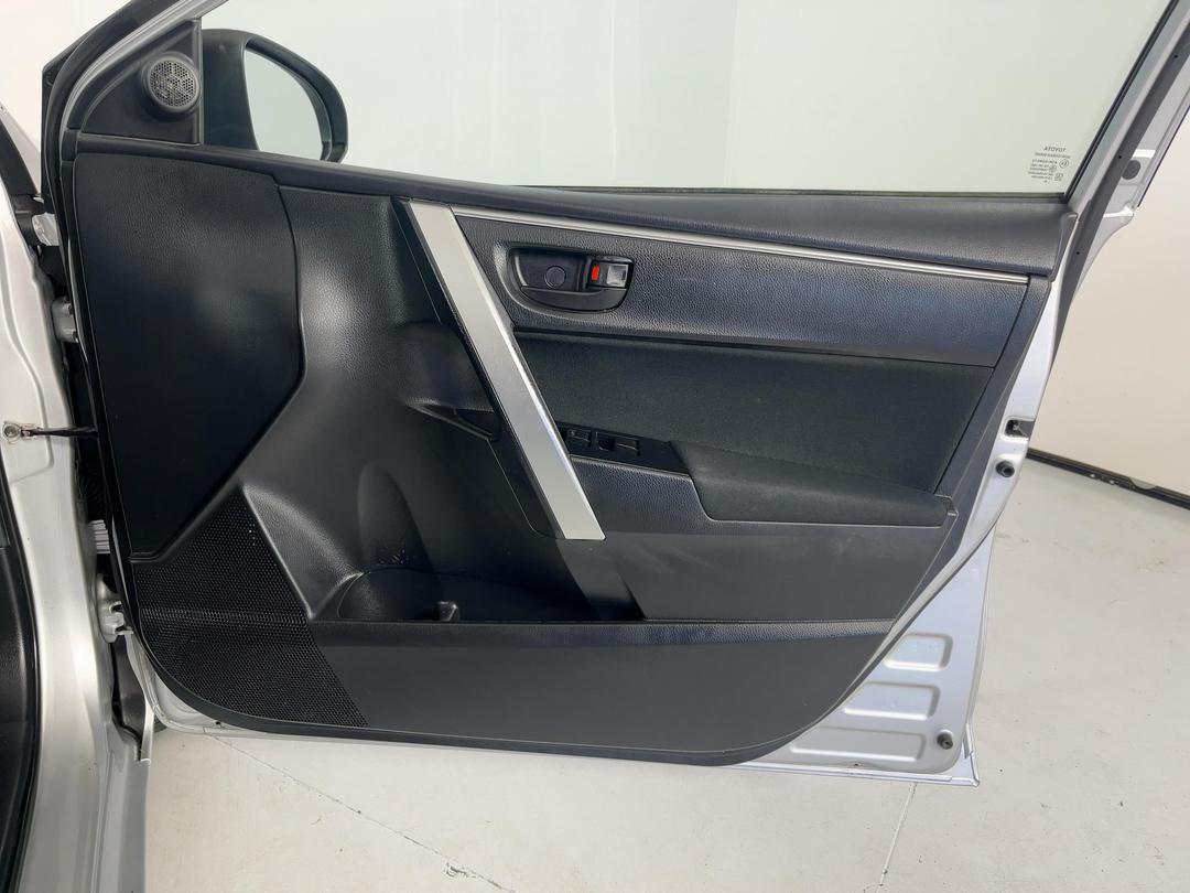 Photo '15' of Toyota Corolla