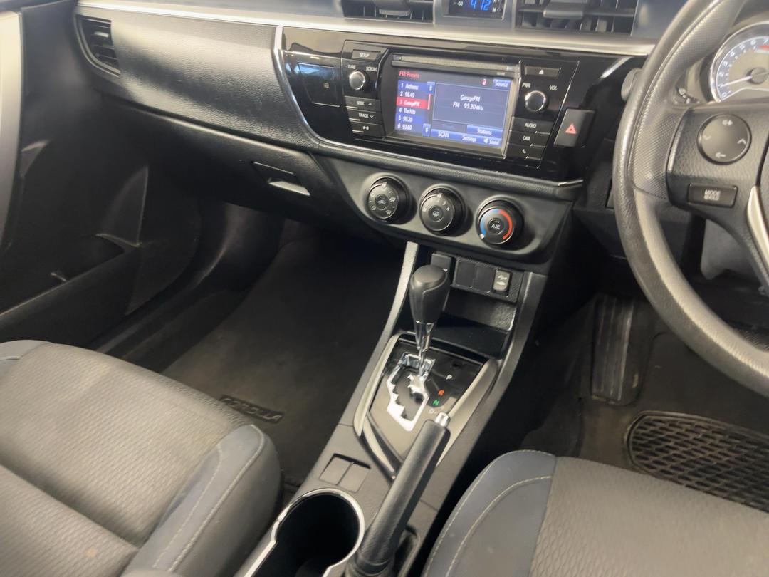 Photo '18' of Toyota Corolla