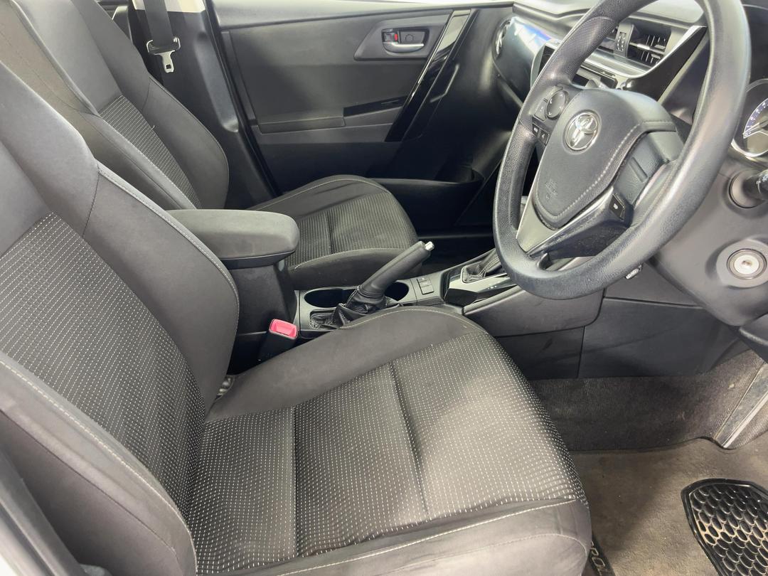 Photo '16' of Toyota Corolla