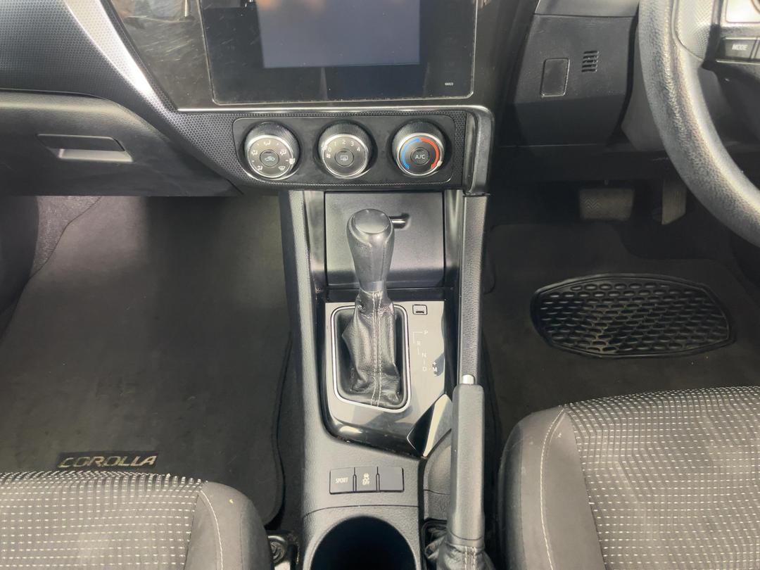 Photo '18' of Toyota Corolla