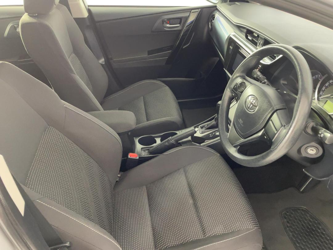 Photo '16' of Toyota Corolla
