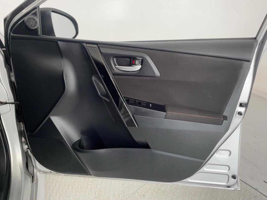Photo '15' of Toyota Corolla