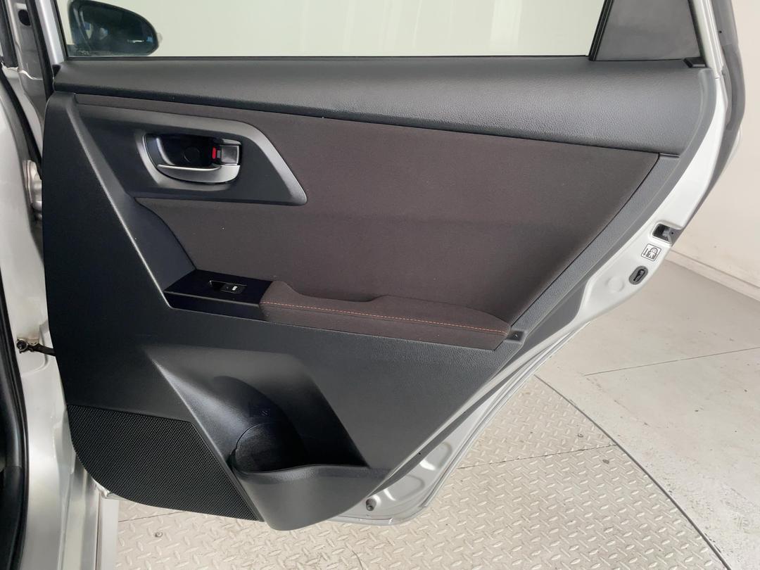 Photo '19' of Toyota Corolla
