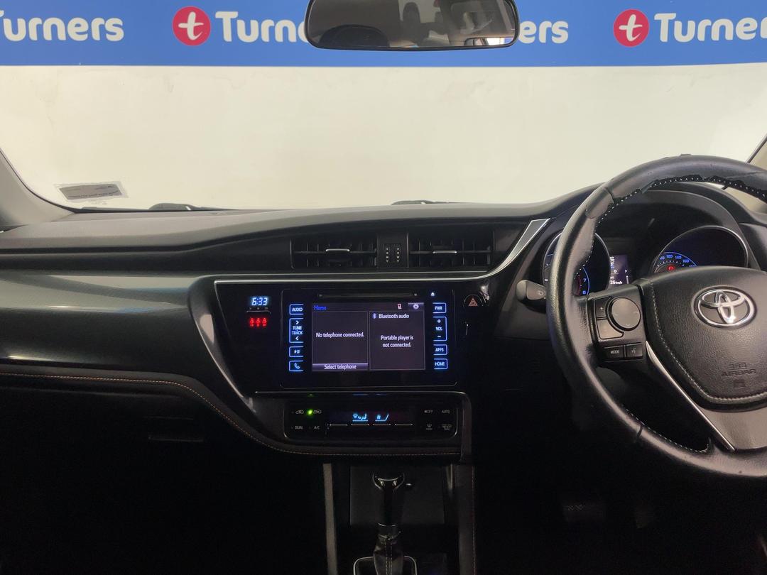 Photo '18' of Toyota Corolla