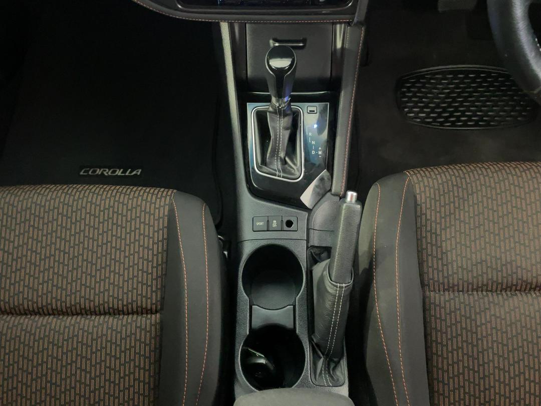 Photo '24' of Toyota Corolla