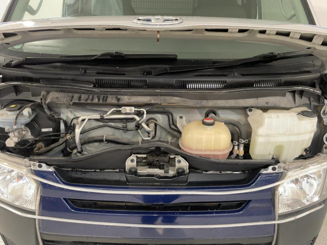 Photo '13' of Toyota Hiace