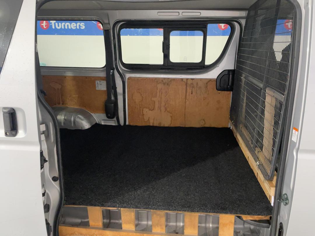 Photo '19' of Toyota Hiace