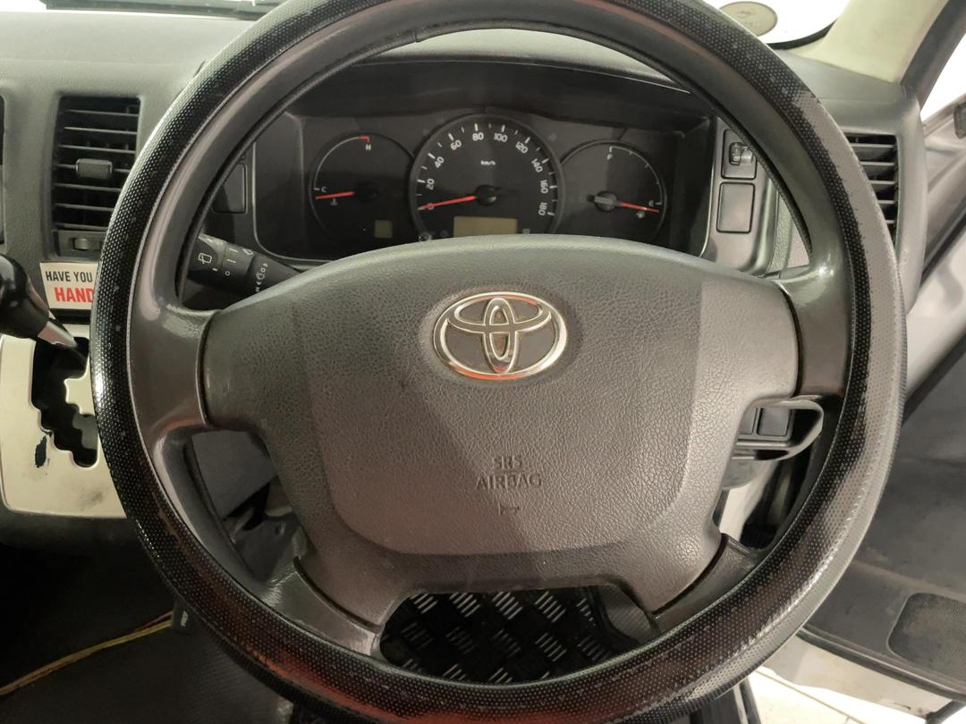 Photo '23' of Toyota Hiace