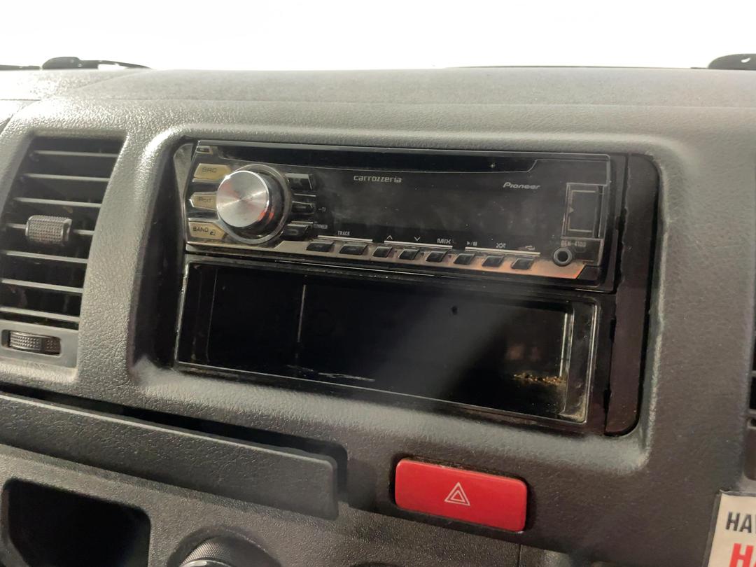 Photo '24' of Toyota Hiace