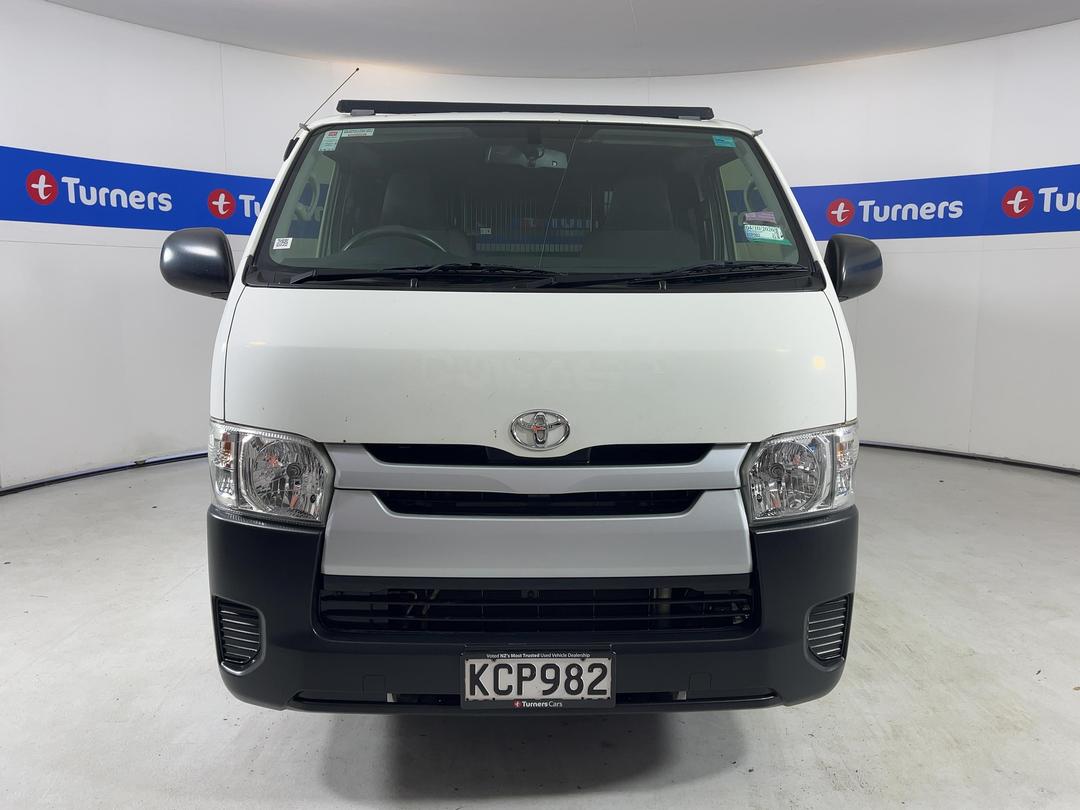 Photo '2' of Toyota Hiace