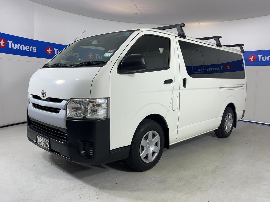 Photo '4' of Toyota Hiace