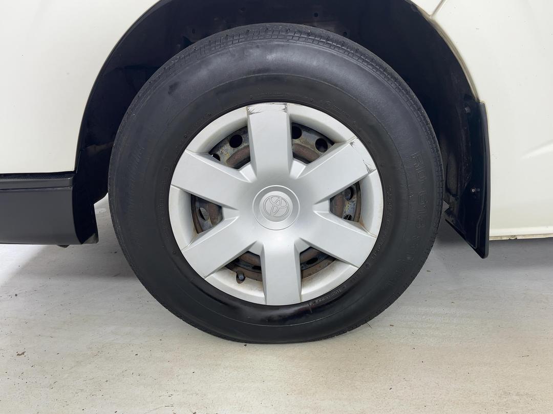 Photo '10' of Toyota Hiace