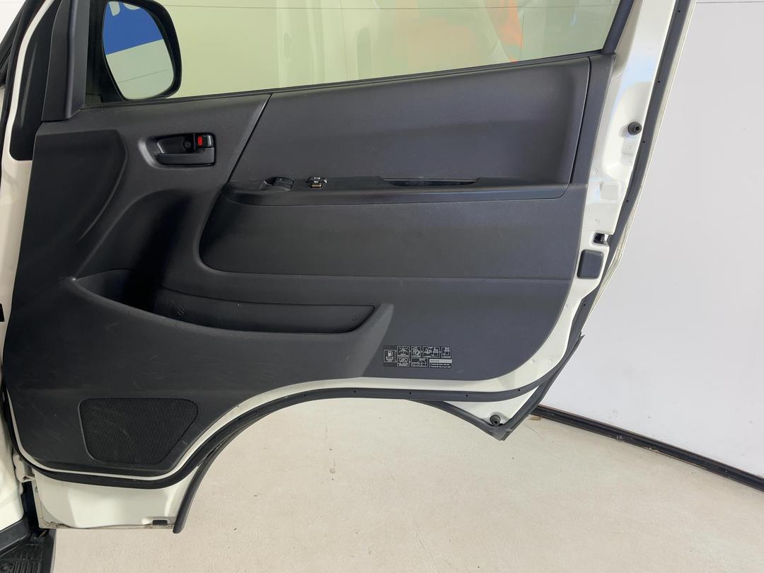 Photo '15' of Toyota Hiace