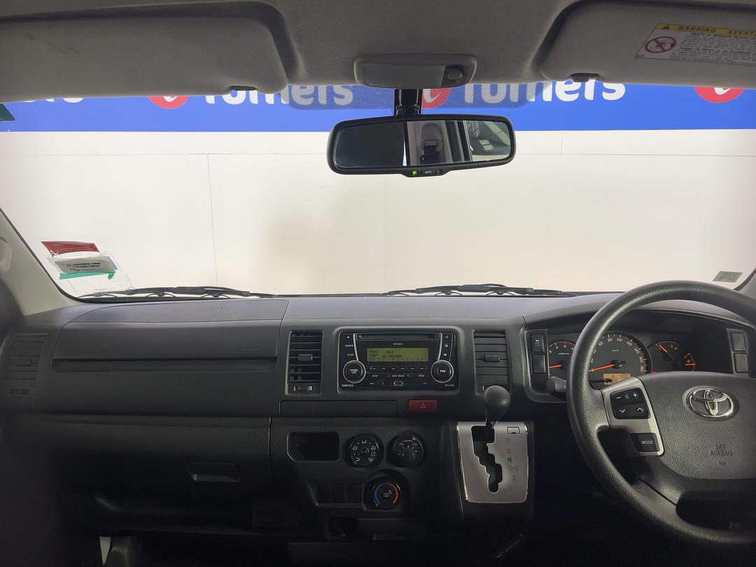 Photo '17' of Toyota Hiace