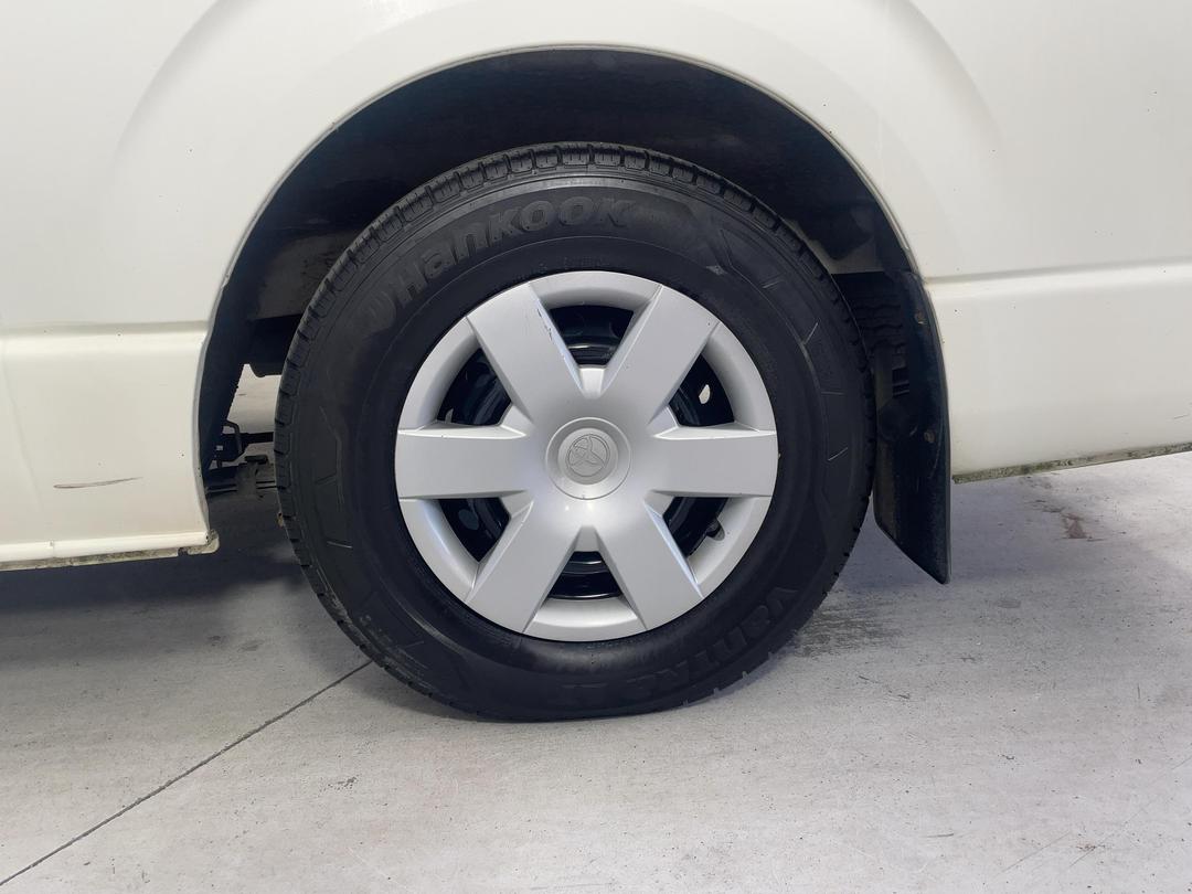 Photo '11' of Toyota Hiace