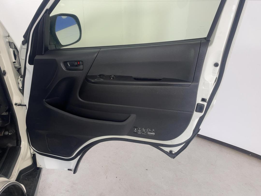 Photo '15' of Toyota Hiace