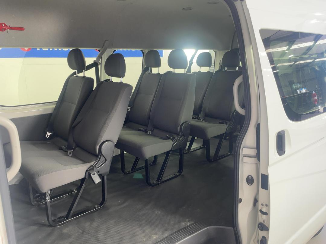 Photo '19' of Toyota Hiace