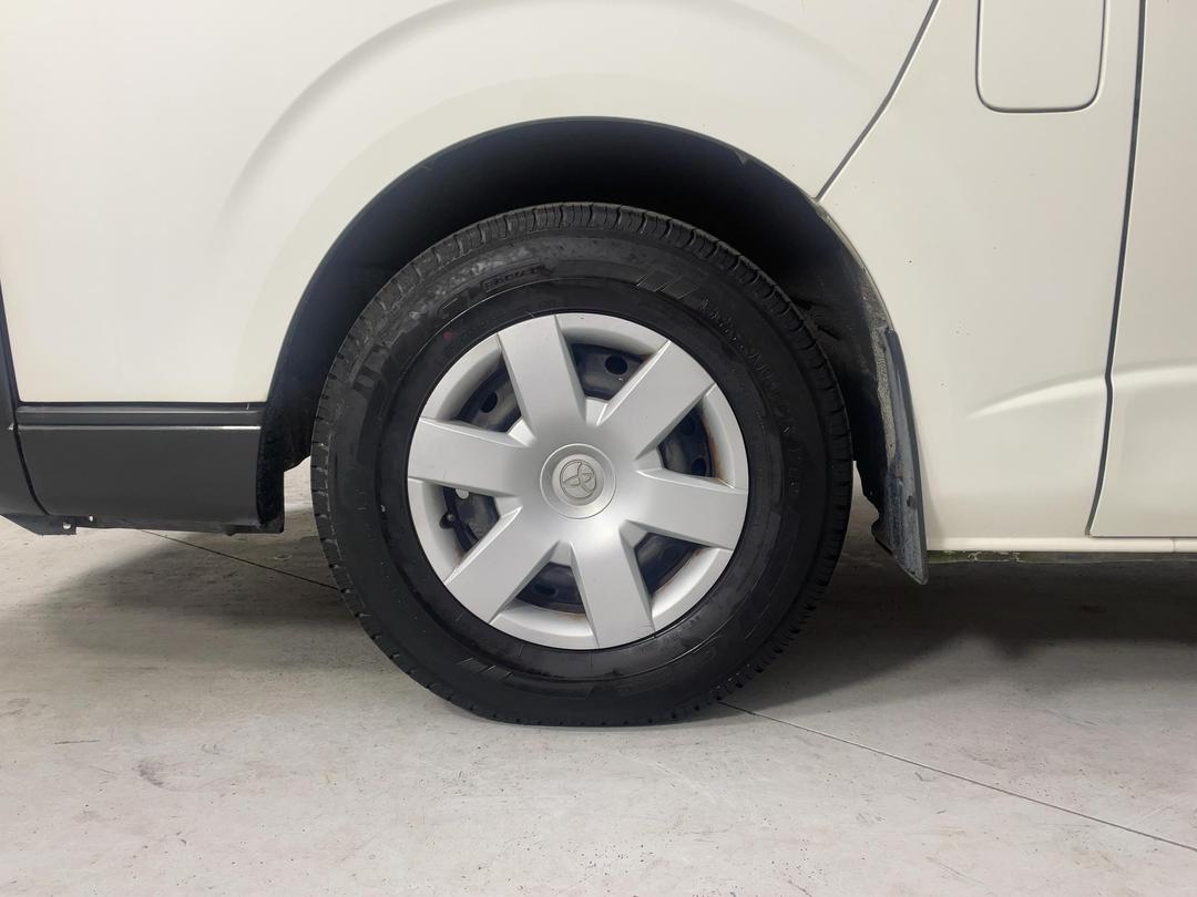 Photo '10' of Toyota Hiace