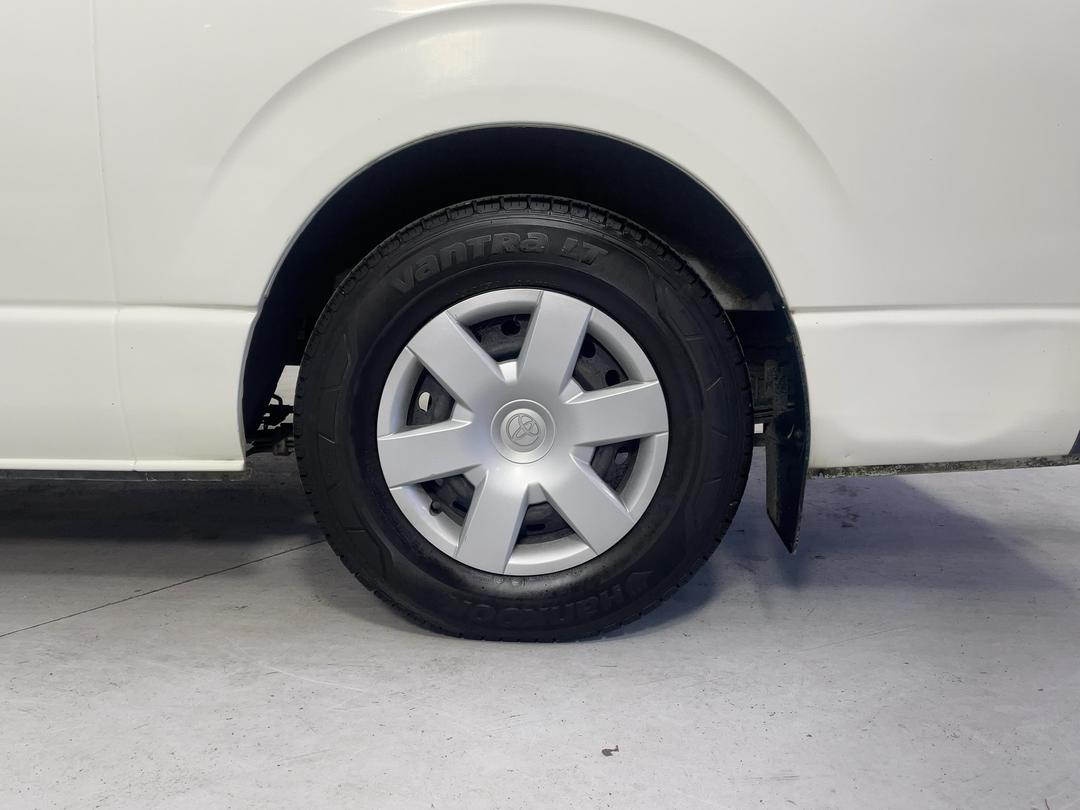 Photo '11' of Toyota Hiace