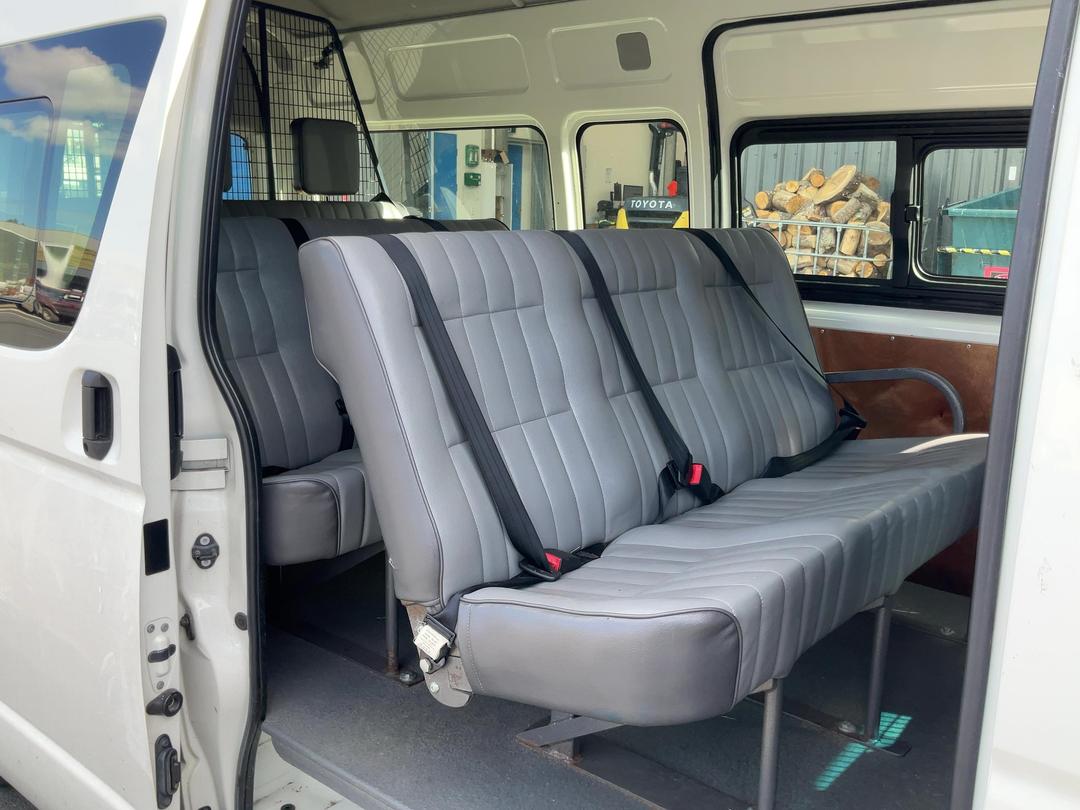 Photo '8' of Toyota Hiace ZX TD Photo '8' of Toyota Hiace ZX TD
