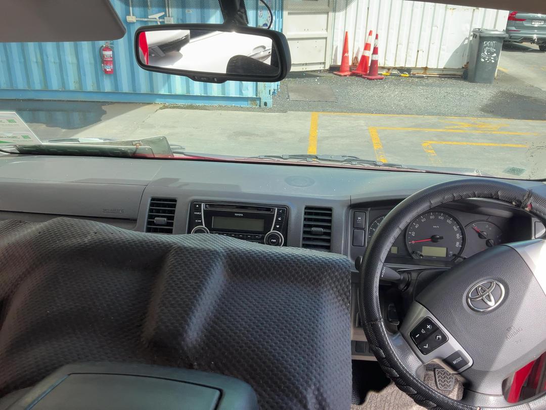 Photo '15' of Toyota Hiace ZL TD Photo '15' of Toyota Hiace ZL TD
