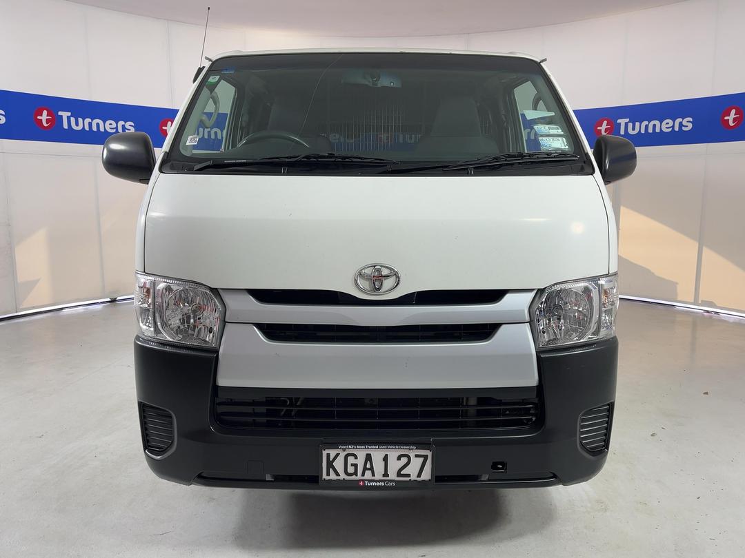 Photo '2' of Toyota Hiace