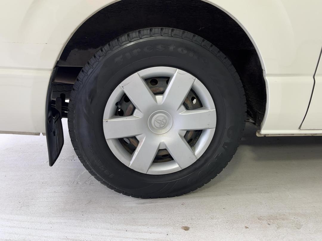 Photo '12' of Toyota Hiace