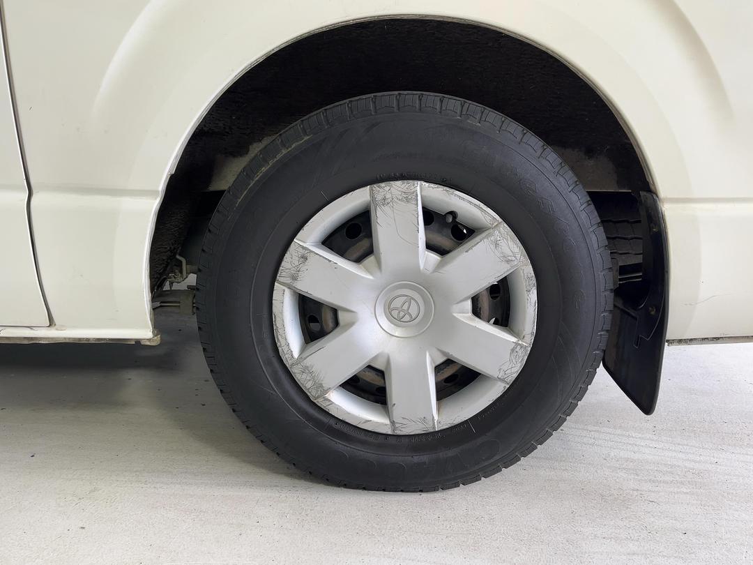 Photo '11' of Toyota Hiace