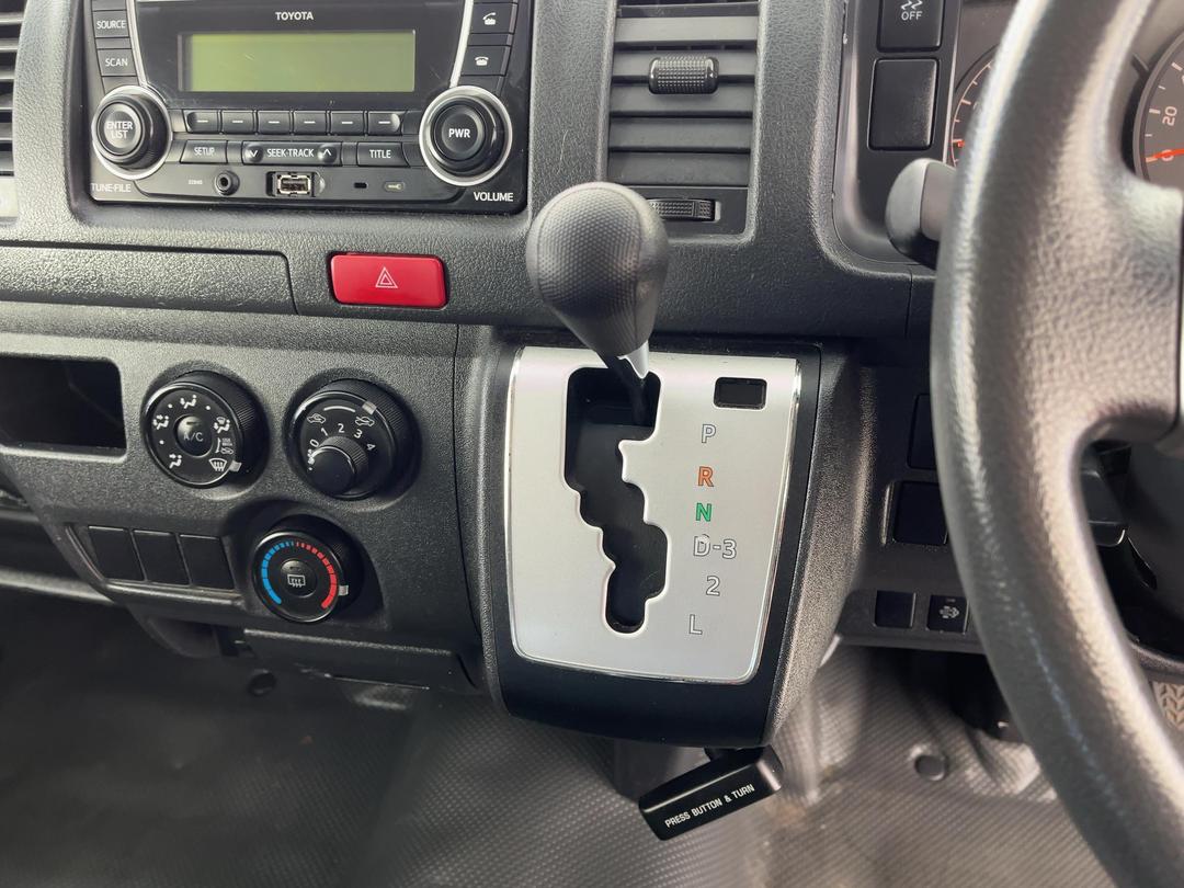 Photo '18' of Toyota Hiace
