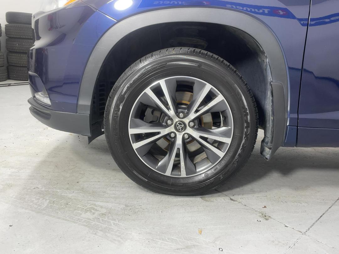 Photo '10' of Toyota Highlander