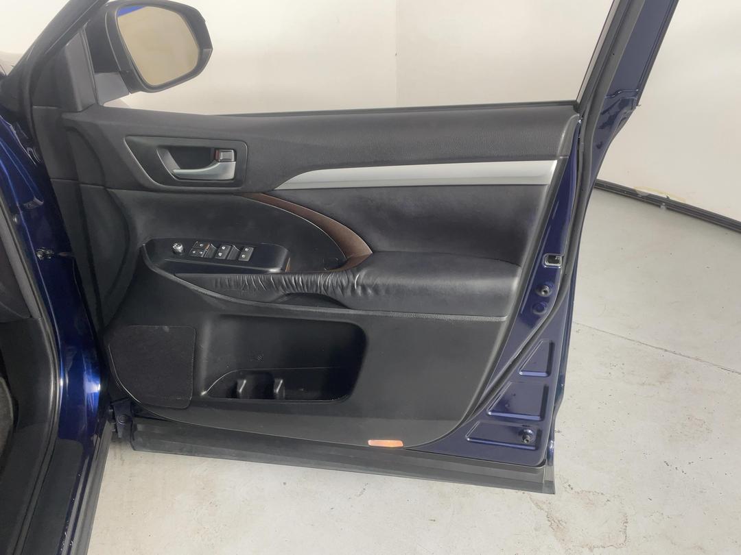 Photo '15' of Toyota Highlander