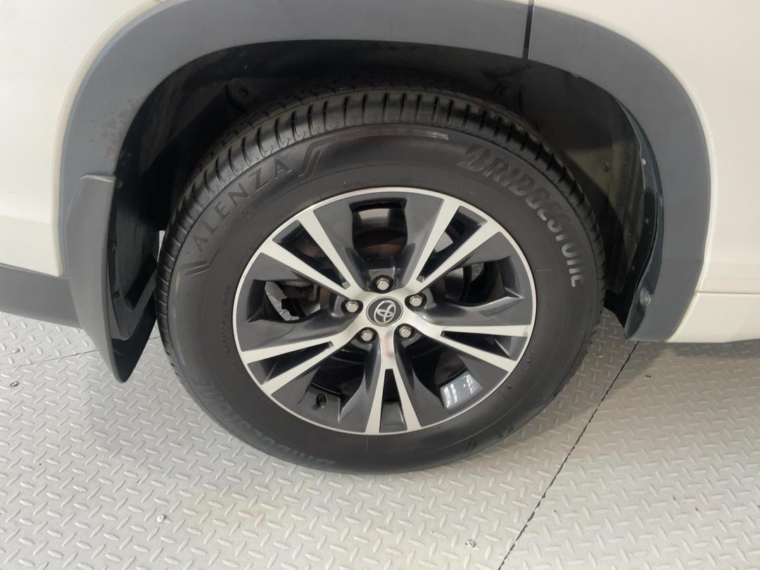 Photo '12' of Toyota Highlander