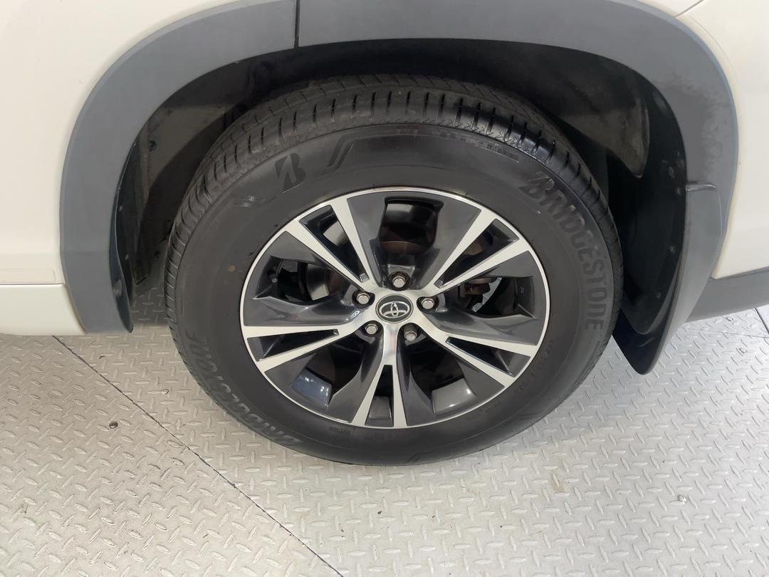 Photo '11' of Toyota Highlander