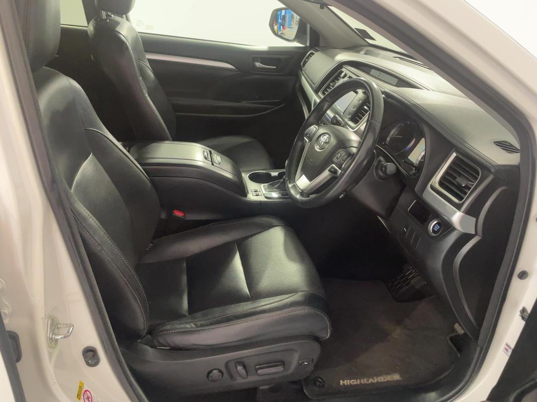 Photo '16' of Toyota Highlander