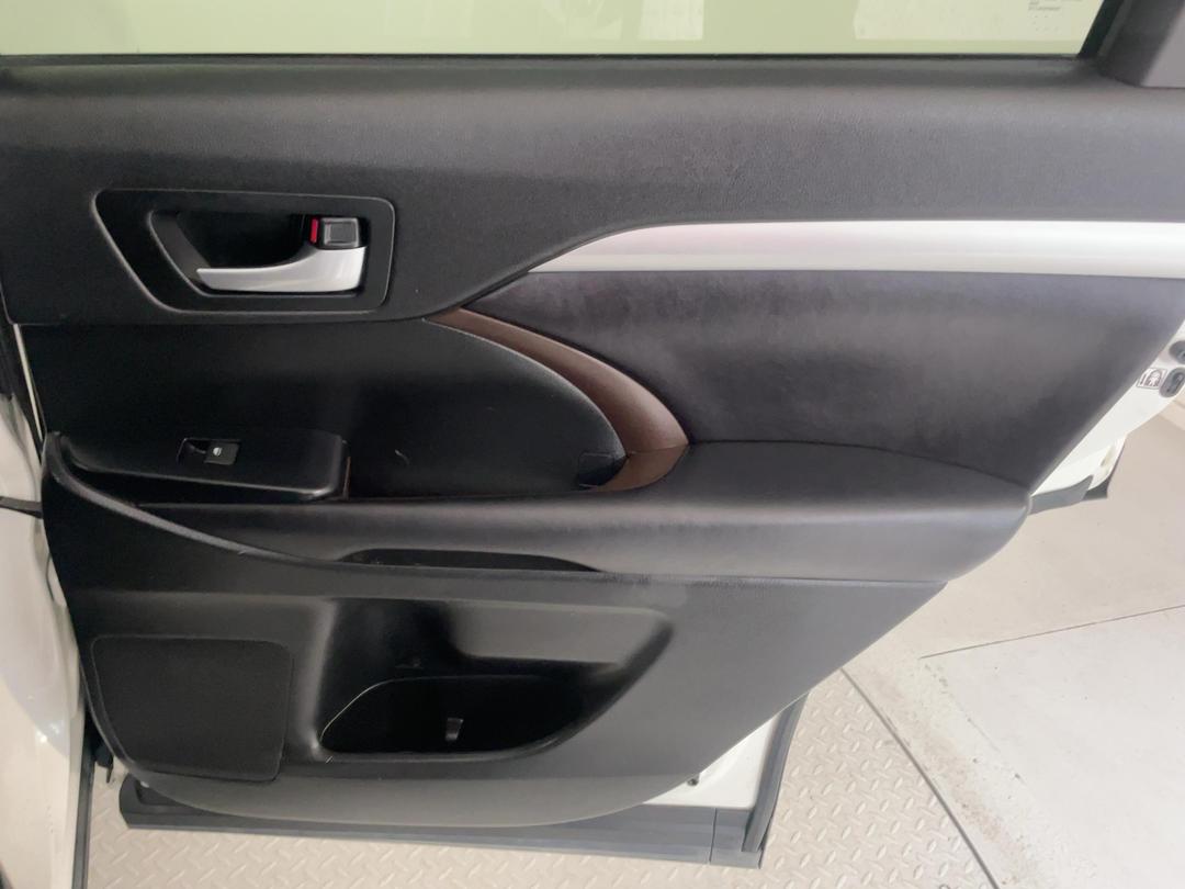 Photo '19' of Toyota Highlander