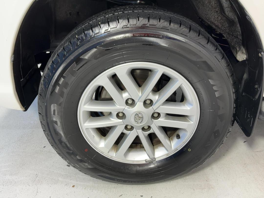 Photo '10' of Toyota Hilux