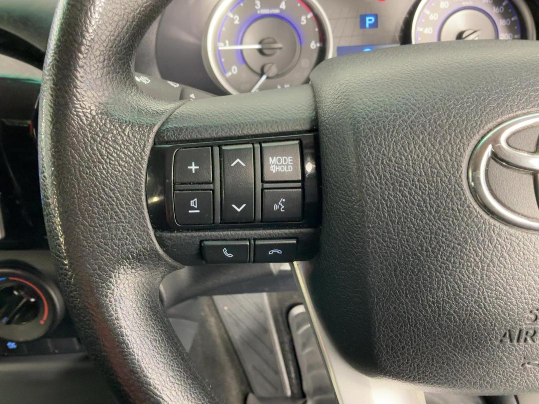 Photo '23' of Toyota Hilux