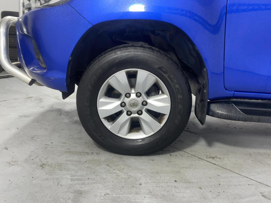 Photo '10' of Toyota Hilux