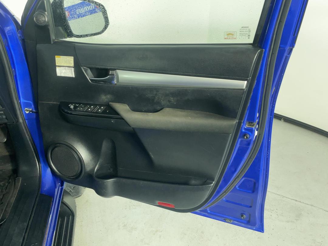 Photo '15' of Toyota Hilux