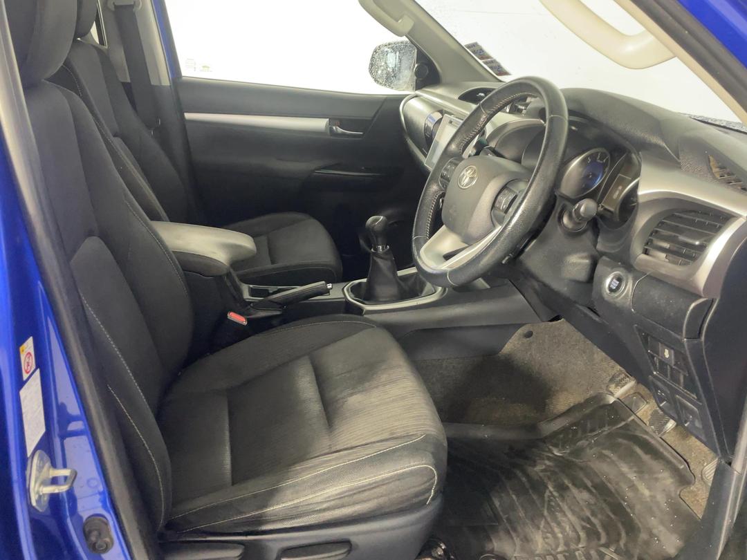 Photo '16' of Toyota Hilux