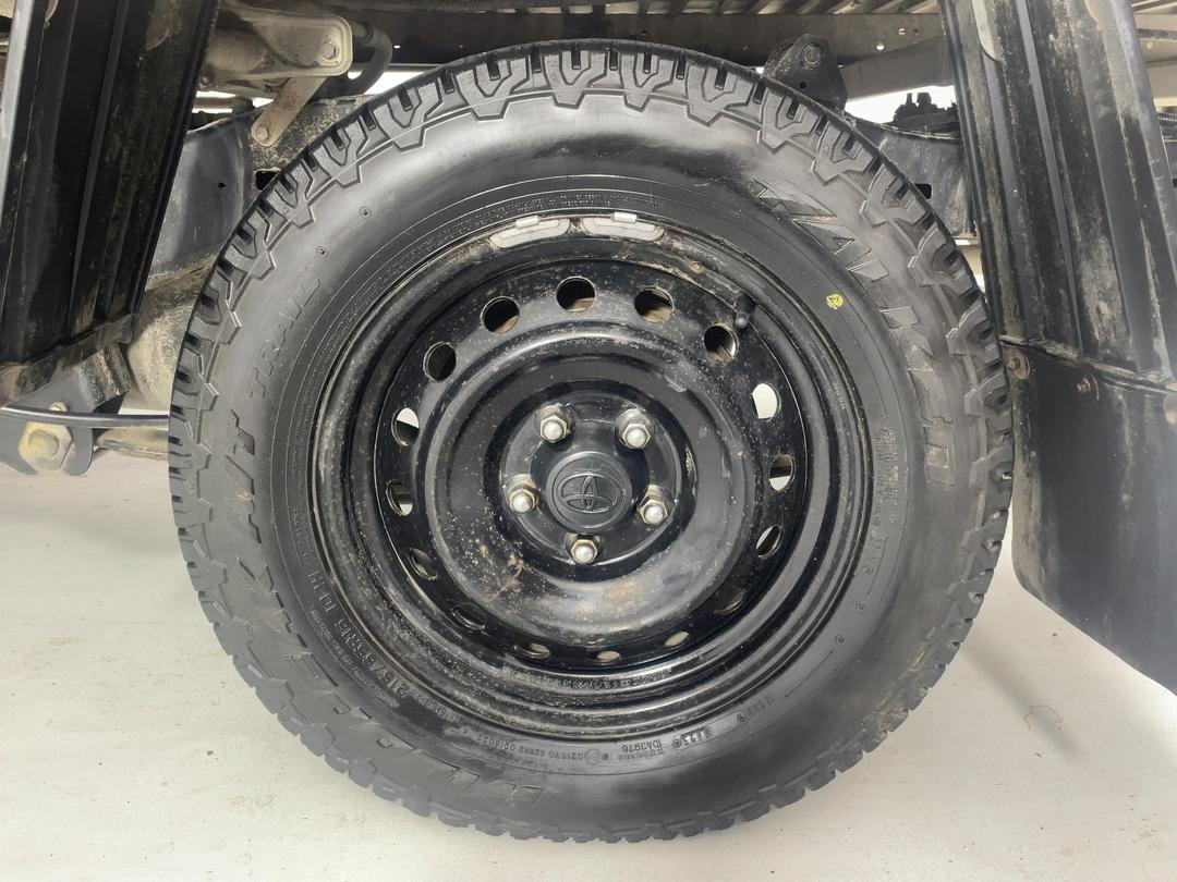 Photo '11' of Toyota Hilux