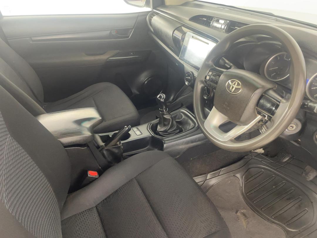 Photo '16' of Toyota Hilux