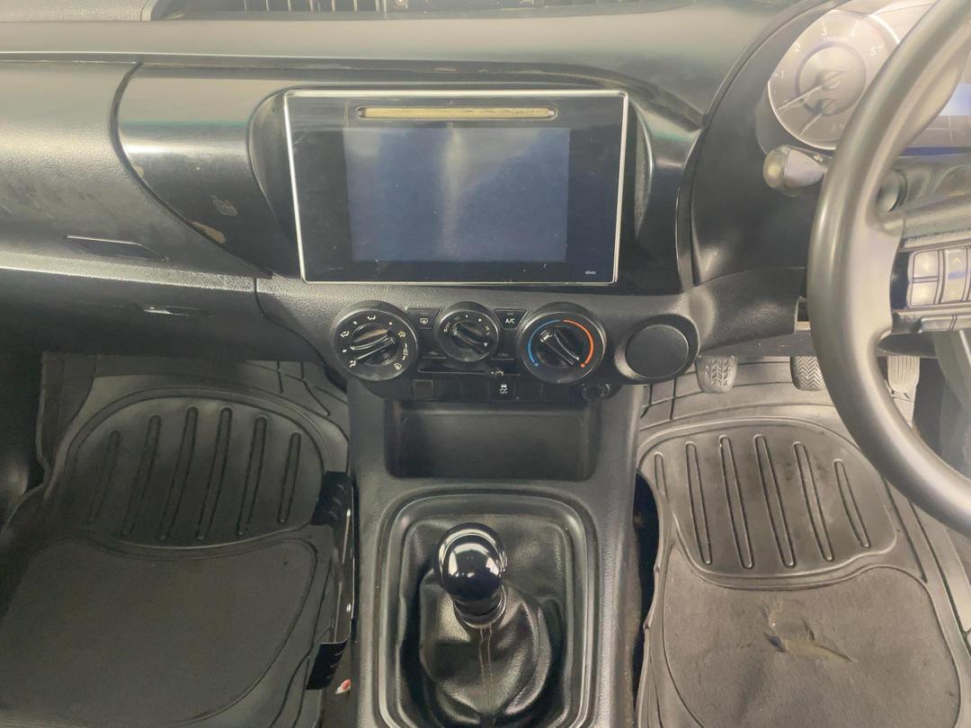 Photo '18' of Toyota Hilux