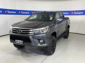Photo '4' of Toyota Hilux