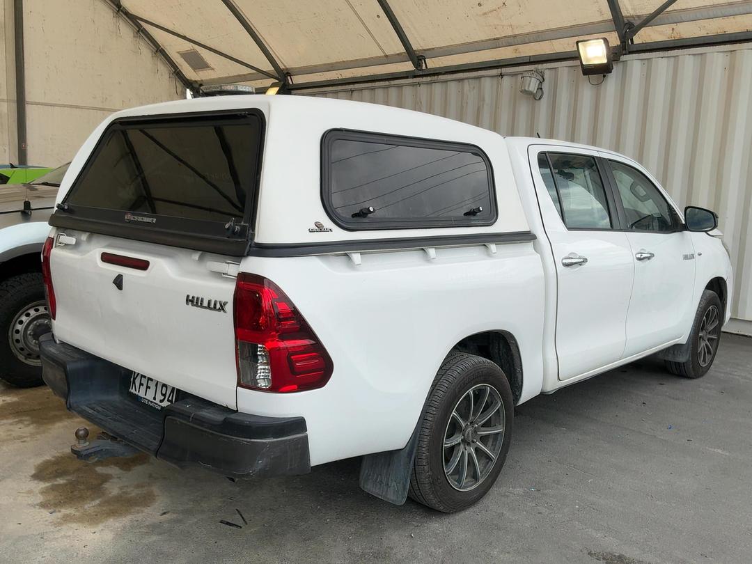 Photo '4' of Toyota Hilux S TD DC Photo '4' of Toyota Hilux S TD DC