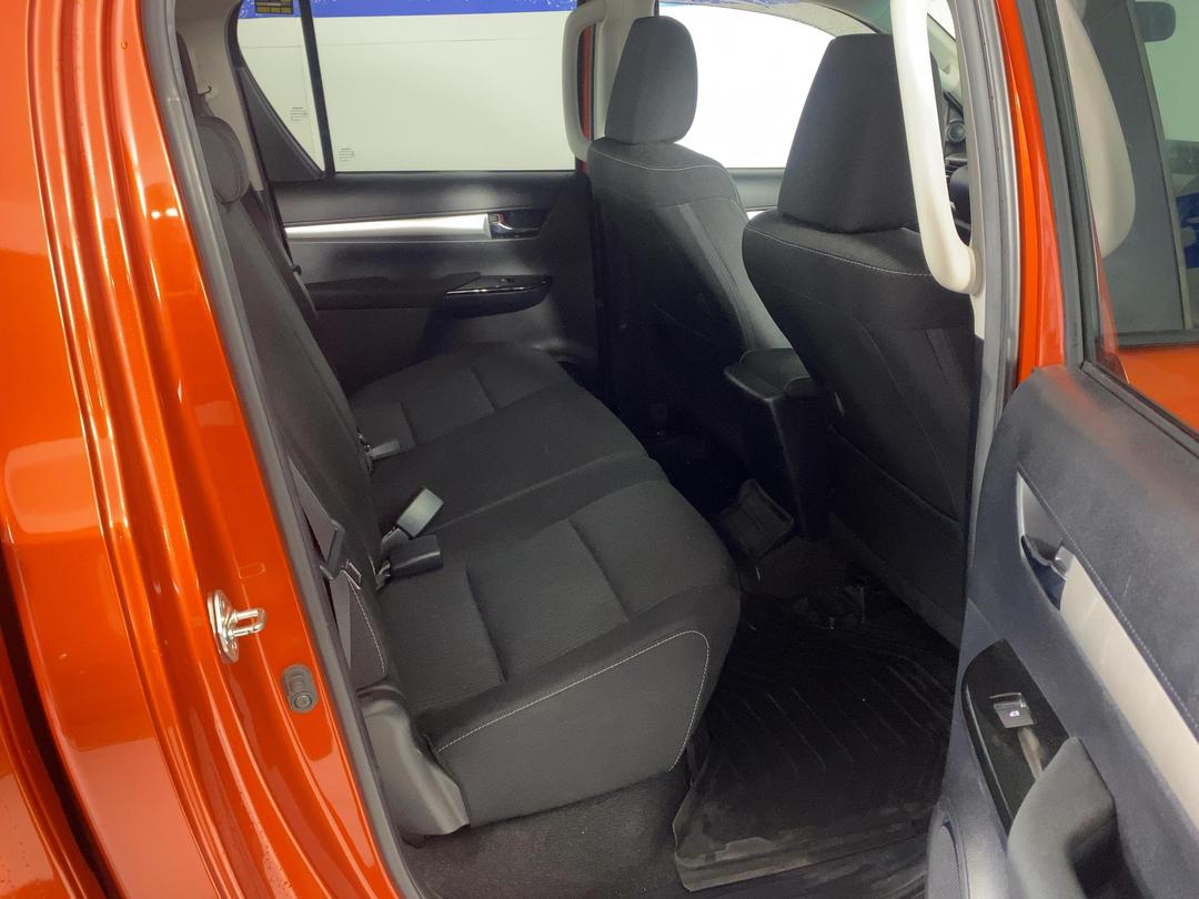Photo '18' of Toyota Hilux SR5 TD DC Photo '18' of Toyota Hilux SR5 TD DC