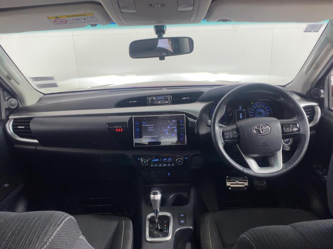Photo '15' of Toyota Hilux SR5 TD DC Photo '15' of Toyota Hilux SR5 TD DC