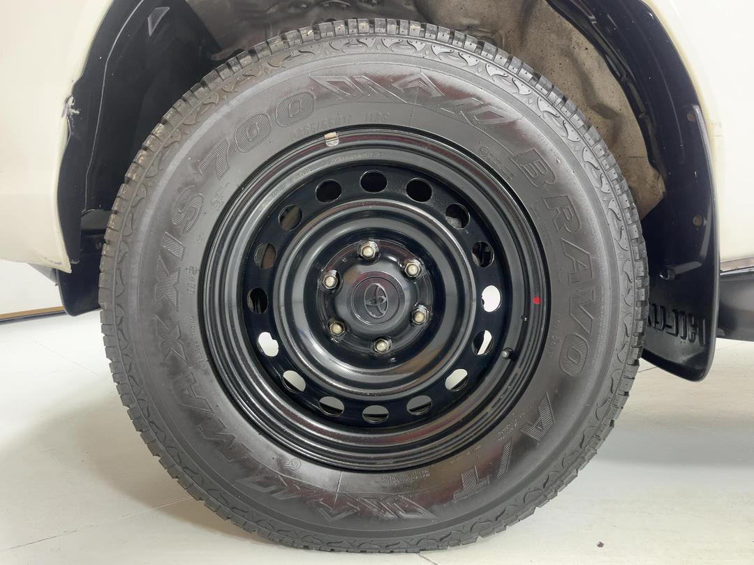 Photo '10' of Toyota Hilux