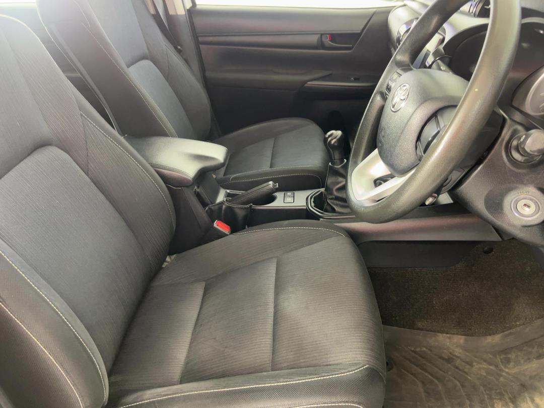 Photo '16' of Toyota Hilux
